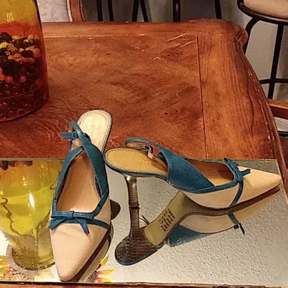 Shoes - Picture 2 of 4